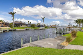 Fully remodeled electric-heated pool home on Gulf-access canal - Villa Sunny